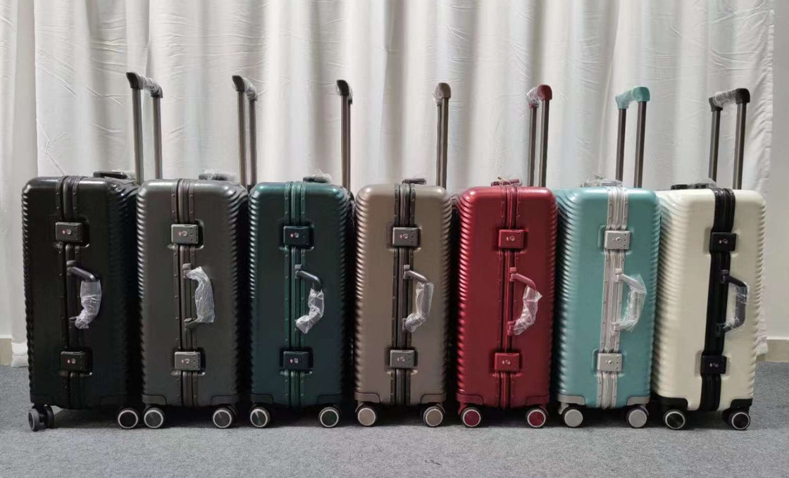 Helle Farbe ABS + PC Aluminium Handgelenk Gepäck Preis Hochwertigste Neueste Gepäckwagen Taschen Heiß verkaufen Geschäftsreise Gepäck