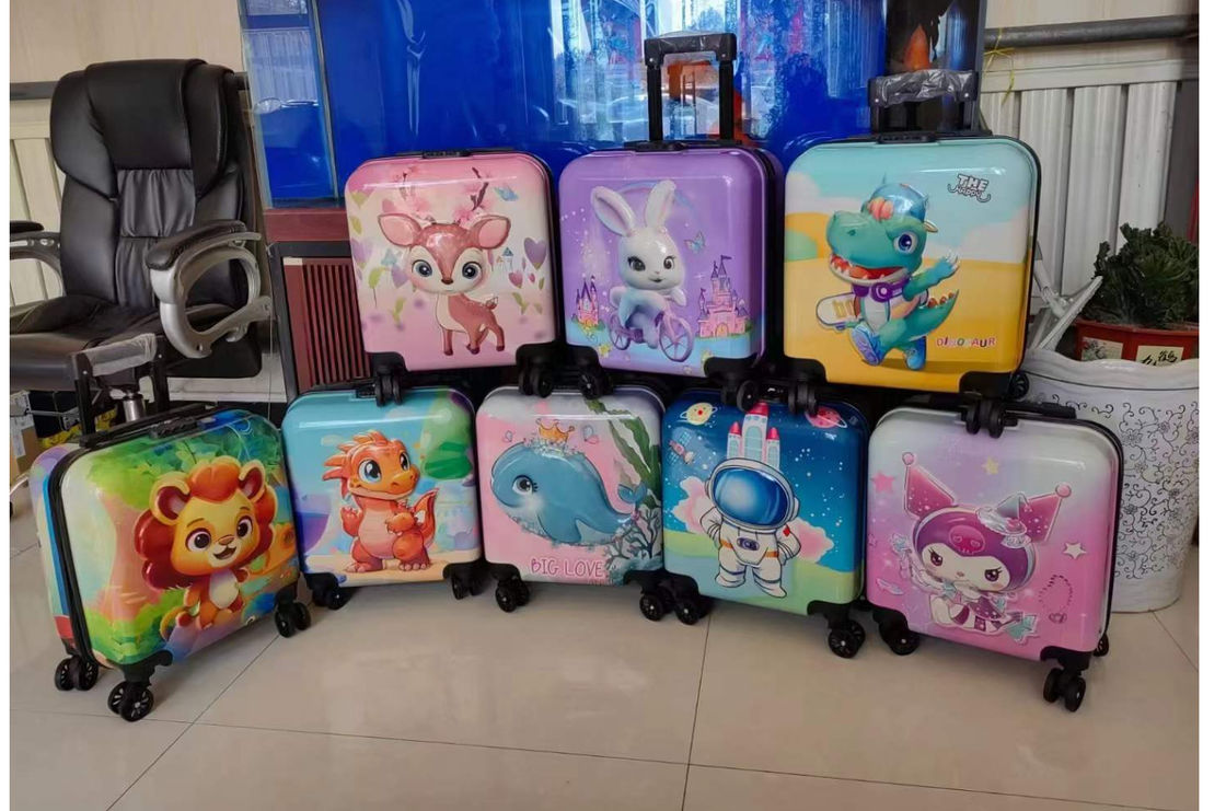 Großhandel Hot Sale Custom Design Zeichentrickfilm Trolleybus Kinder Schulgepäckstüte für Kinder mit Rädern